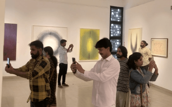 Photo essay titled "Mission for accessibility"